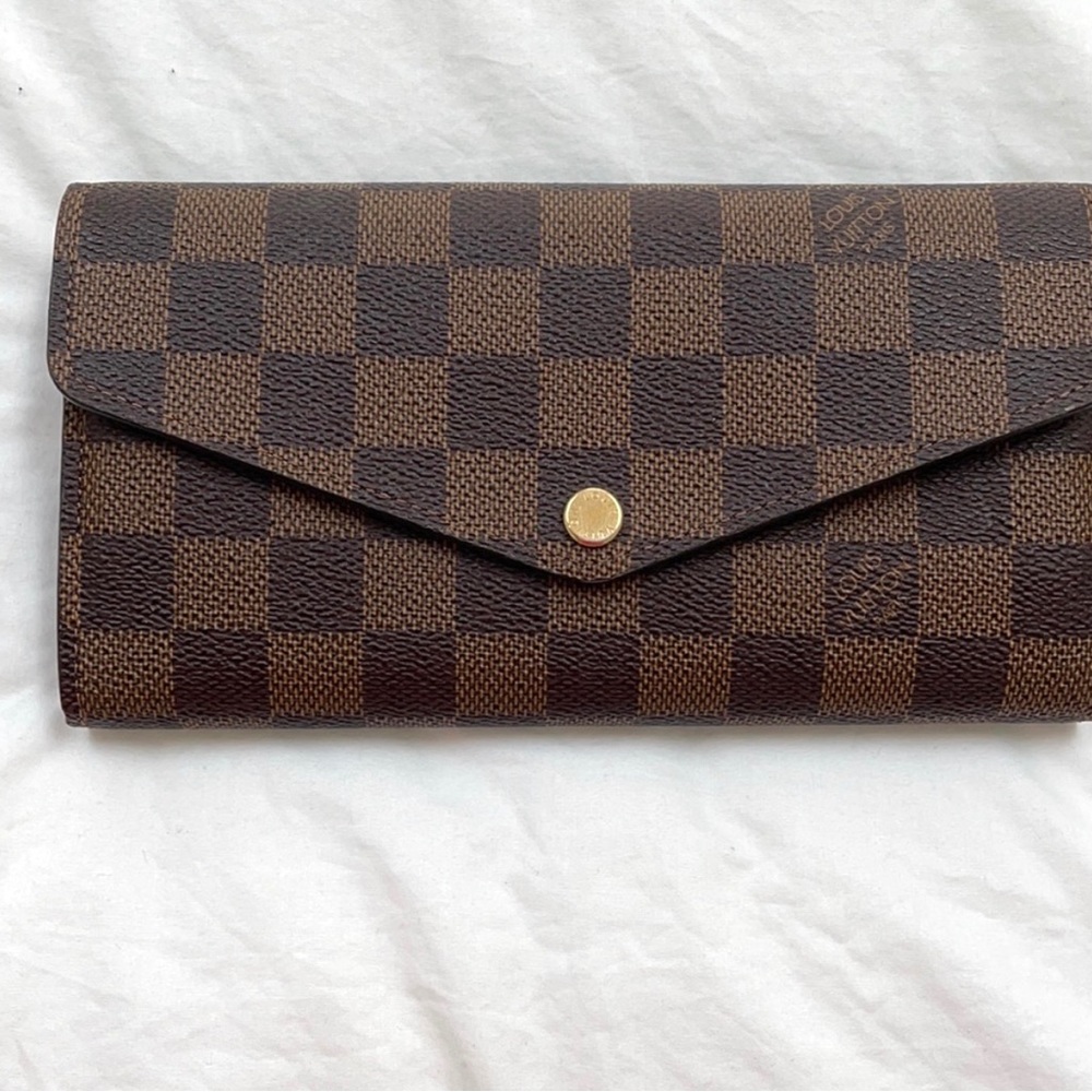 LOUIS VUITTON 💗 SARAH WALLET in Damier Azur
